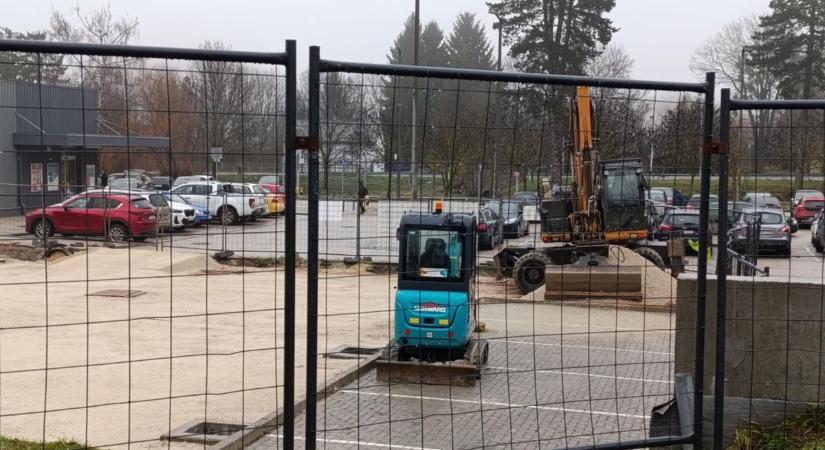 Új áruházlánc költözik a Bakonyba, itt vannak a részletek a nyitási akciókról is!