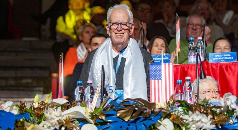 „Apám örökségét viszem tovább: álmokat adok az embereknek” – Charlie Chaplin fia a Mandinernek