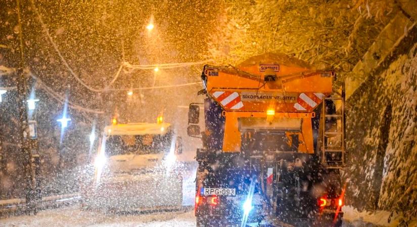 Több iskola is online oktatásra áll át az időjárás miatt