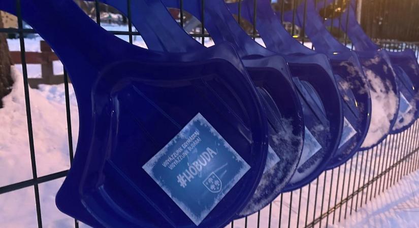 Közösségi hócsúszkák jelentek meg Budapestet: 50 darabot lehet ingyen használni