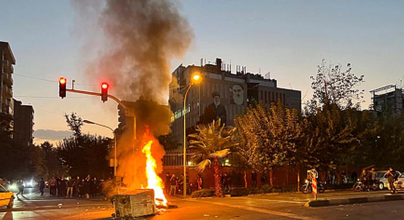 Folytatódtak a véres tüntetések Iránban