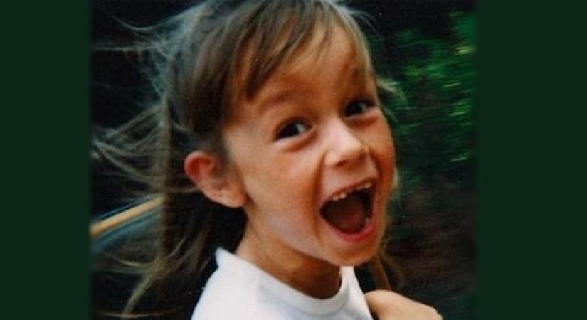 Felismered a képen látható vidám kislányt? Most már 36 éves, a Marvel legerősebb szuperhőse