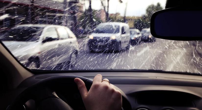 Sokan alábecsülik az ónos eső erejét - Így vezess télen, hogy elkerüld a közúti baleseteket