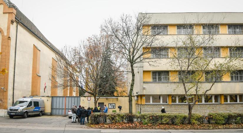 Folyamatosan zajlik a Szőlő utca kiürítése