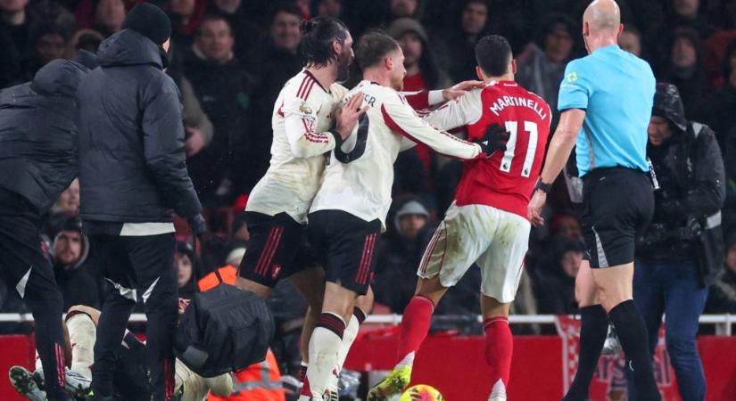 Lelökte a sérült liverpoolit a pályáról az Arsenal játékosa, Szoboszlai egyből ott termett, majd üzent is neki