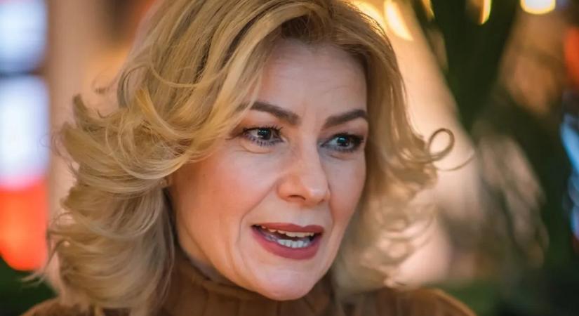 Ettől megolvad a hó, testre feszülő ruhában lapátolt a TV2 dögös sztárja