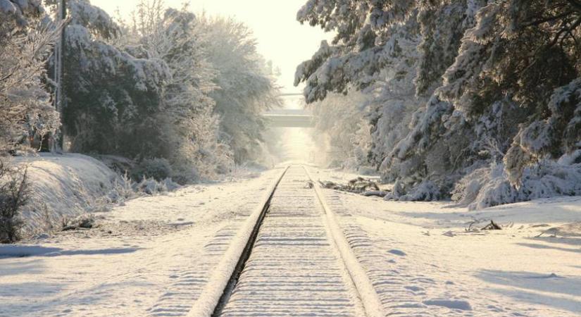 Komoly változások a vasúti közlekedésben az időjárás miatt: jelentős fennakadások várhatók ezeken a vonalakon