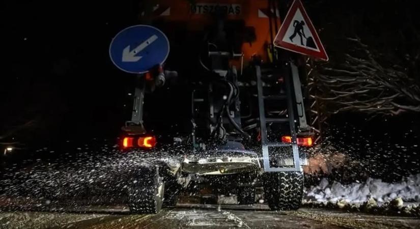 Hóhelyzet – Lázár János: A gyorsforgalmi utak túlnyomórészt szárazak vagy sónedvesek