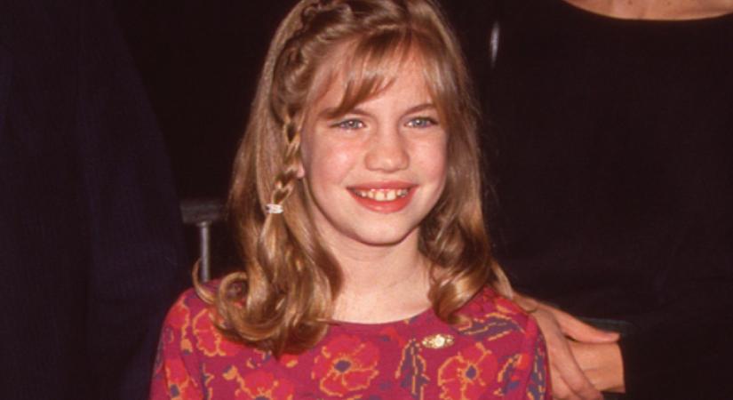 Ő volt a 90-es évek legbájosabb kislánya: így fest most, 44 esztendősen