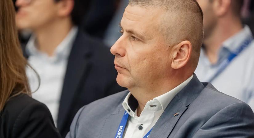 Lezárult Ruszin-Szendi Romulusz fegyverhasználattal kapcsolatos rendőrségi ügye