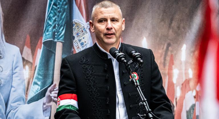 Ruszin-Szendi Romulusz visszakapja a fegyverét