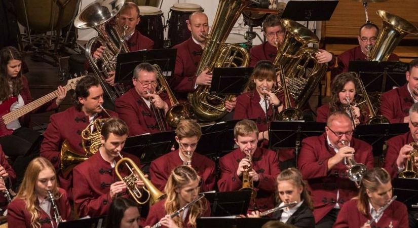 Fúvószenekar: máskor tartják a főpróbakoncertet