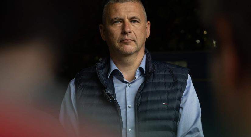 Visszakapja fegyverét Ruszin-Szendi Romulusz, miután megszűntették az ellene folyó eljárást