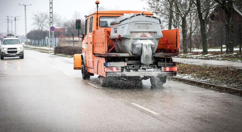 Kongatják a vészharangot a Balatonnál – ezt már Siófok sem ússza meg
