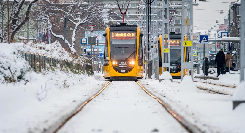 Új villamos állt szolgálatba Budapesten, az egyik legforgalmasabb vonalon jár