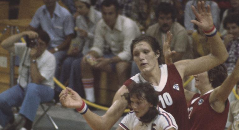 Meghalt Uljana Szemjonova, a szovjet válogatott legendás kosarasa