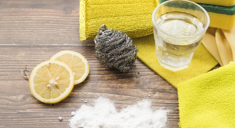 4 pont a lakásban, amit SOHA ne takaríts szódabikarbónával és ecettel!