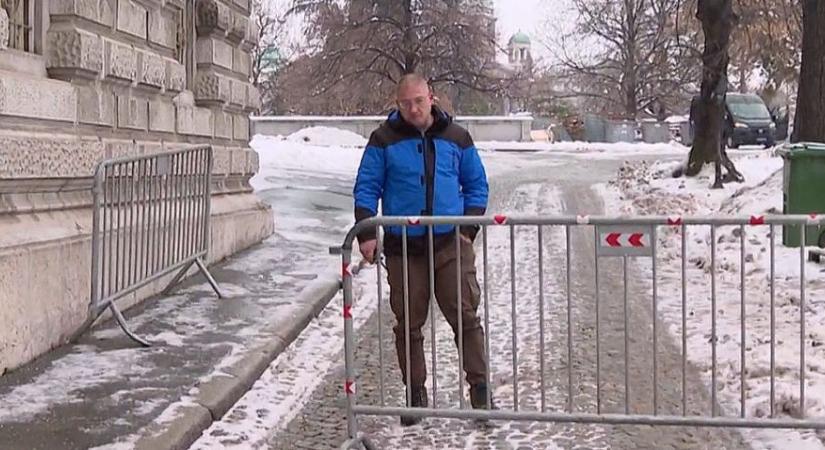Rablás, nemi erőszak, emberrablás és zsarolás miatt elítélt férfi védi „a szabadság szimbólumát”