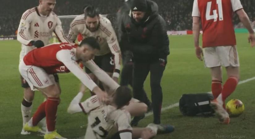 Balhé az Arsenal–Liverpoolon: Martinelli megdobta, majd kilökte a pályáról sérült ellenfelét, Szoboszlai üzent neki – videó