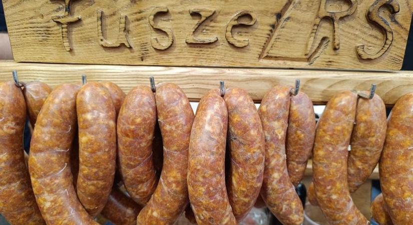 Kolbásztöltő fesztiválon a pálinkák is versenyeznek