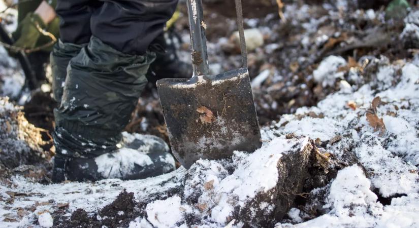 Sokkoló erőszak Győr közelében: saját sírját ásatta meg élettársával egy férfi
