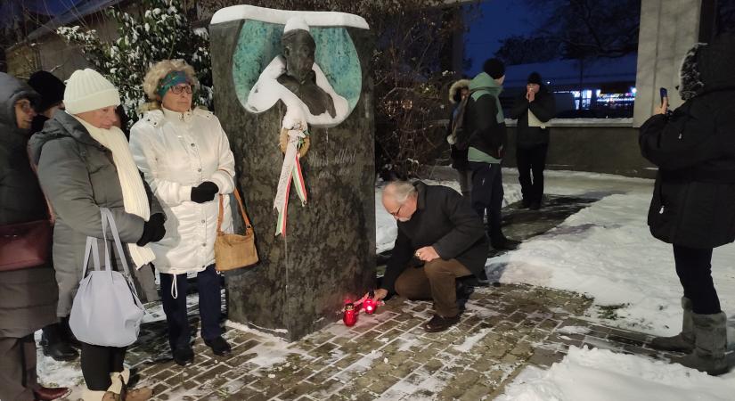 Gyertyát gyújtottak Wass Albertre emlékére Vásárhelyen