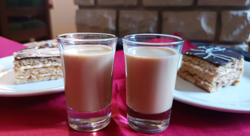 Kávélikőr – könnyű krémes finomság