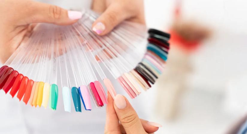 Közel az időpont, de nincs ötleted? Itt vannak a legjobb téli körömtrendek