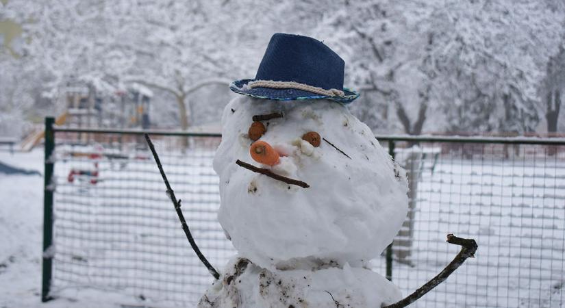 Végre csúszkálhatunk a Csaba Parkban! – Kinyit a szánkózó domb!