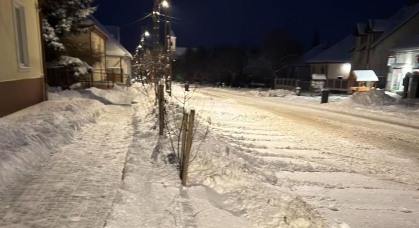 Ilyen hó tíz éve nem volt: összefogással küzdött meg a téllel Bakonyszombathely