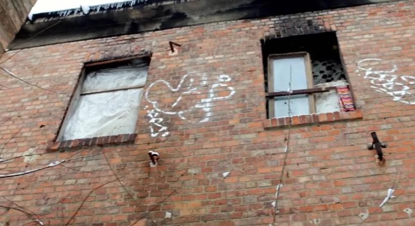 Kőbányai romos épületben fagyoskodott a három gyermek