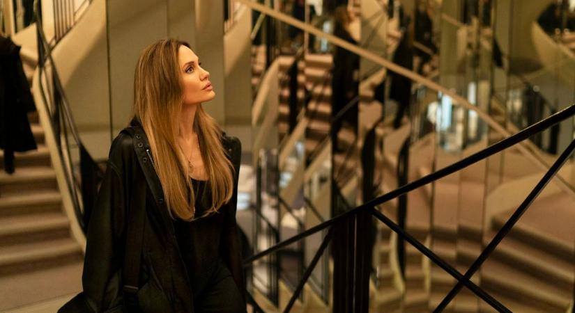 Végre előzetest kapott Angelina Jolie legújabb filmje, a Coutures!