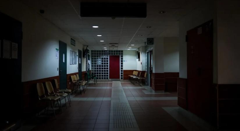 Anyja csak azt hitte, hogy motyog az ágyában – de az igazság sokkal súlyosabb volt a 11 éves kisfiúnál