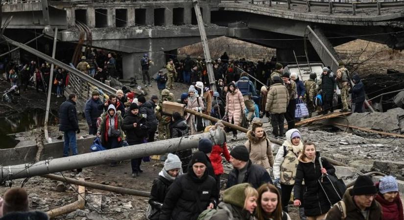 Az ukrán főváros elesett: Putyin térdre kényszerítette Kijevet, menekül a lakosság