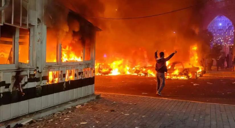 Lekapcsolták az internetet Iránban, miután milliós tömeg vonult utcára