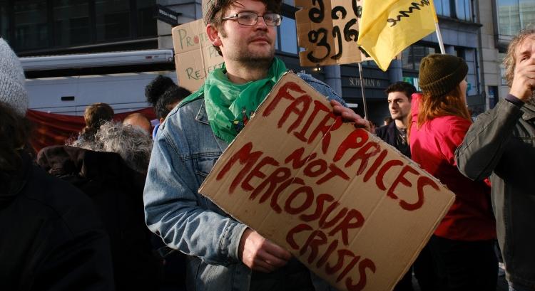 Gúzsba kötve járunk kötéltáncot? A Mercosur veszélyei