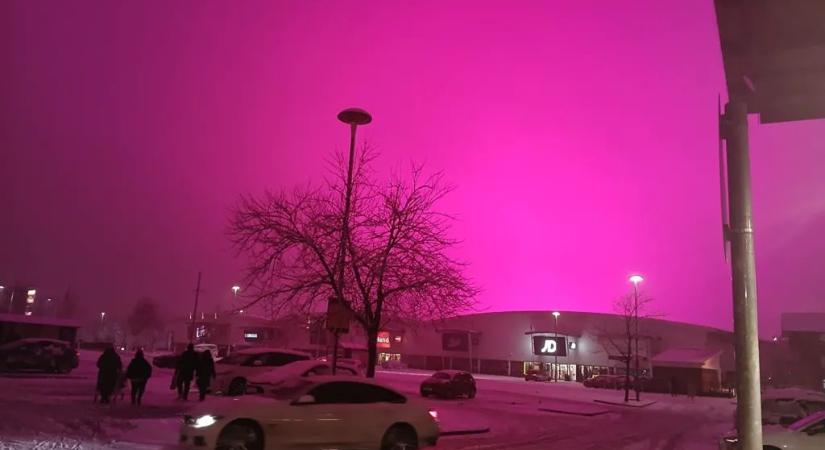 Rózsaszínné vált az ég Birmingham felett