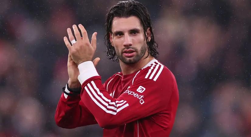 Meghitt fotó: Szoboszlai Dominik kislánya először ült szánkóra