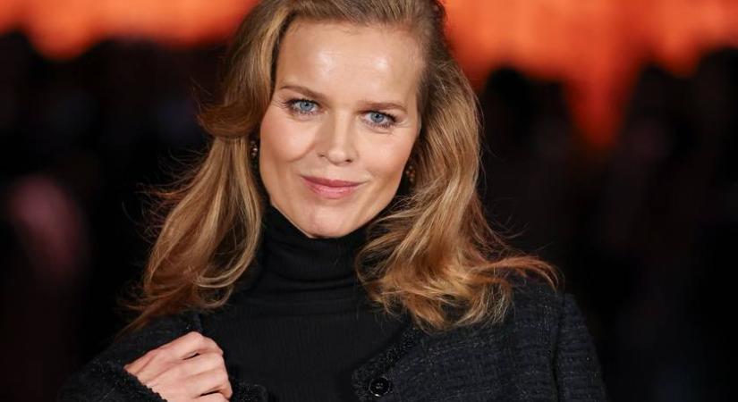 Az 50 feletti modellek ezt a ruhadarabot imádják télen: ilyen sikkesek benne