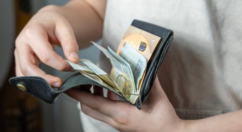 Márciustól változás jön a bolti fizetések terén