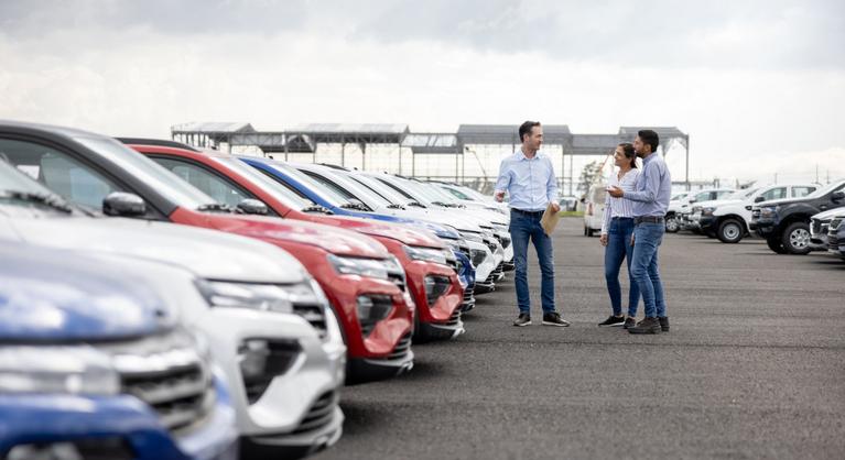 Kínai hurok szorul a magyar és az európai autópiac nyaka körül – kérdés, mit lépnek