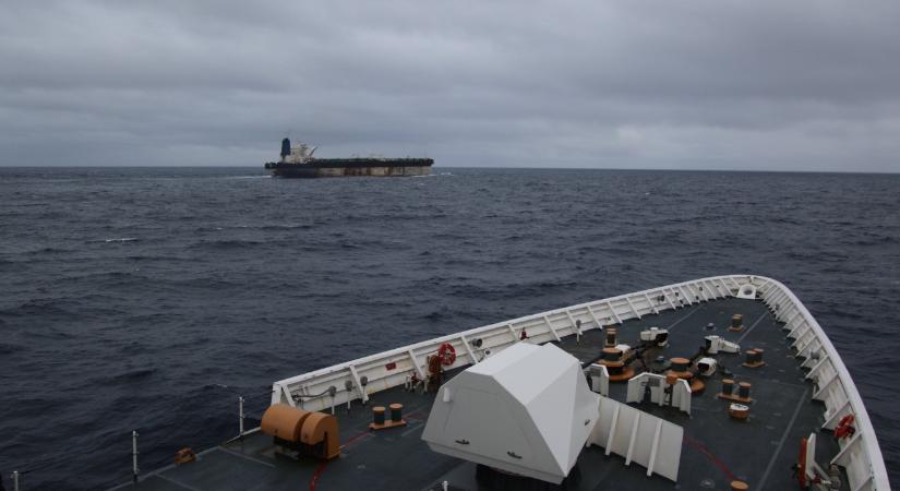 Trump elengedte a Marinera két orosz tengerészét