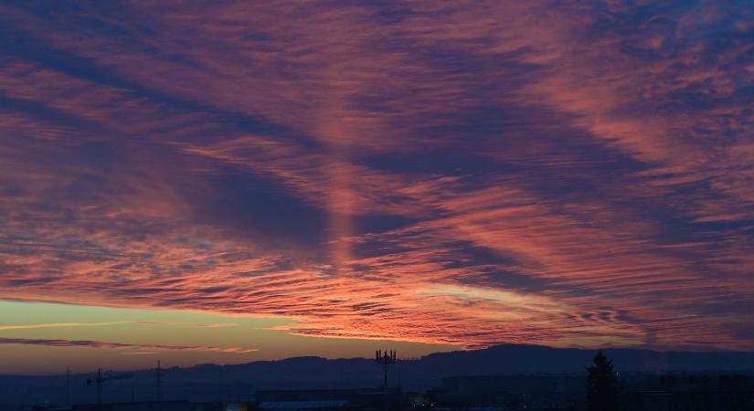 Vakító fényjelenség sokkolta az országot, kamerák rögzítették, azonnal beindultak a találgatások