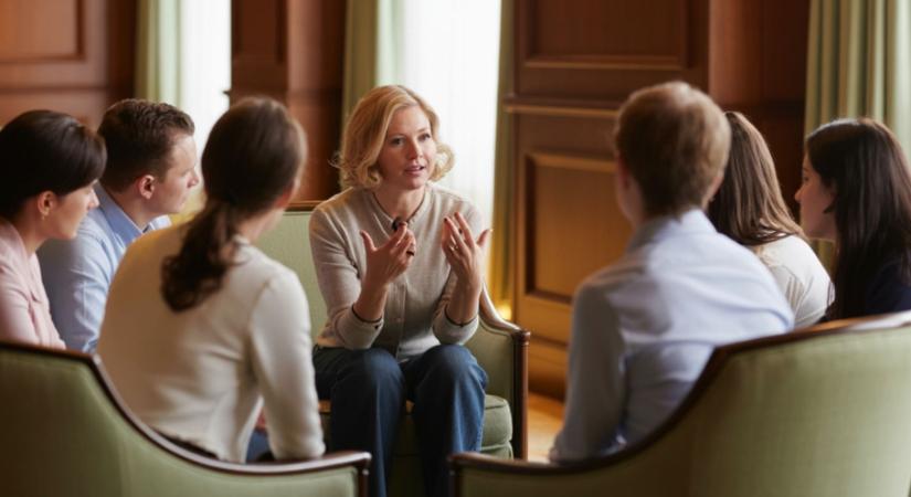 A pszichológia szerint ezért könnyebb megnyílni idegenek előtt, mint a szeretteinknek