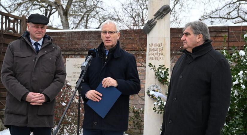 Megkezdődik a hazai németajkúak elűzetési emlékműveinek felújítása