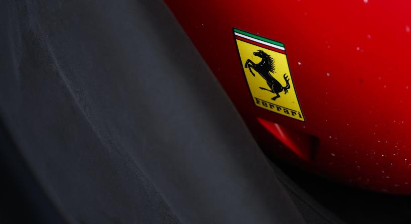 Nevet adtak Hamilton idei F1-es versenygépének