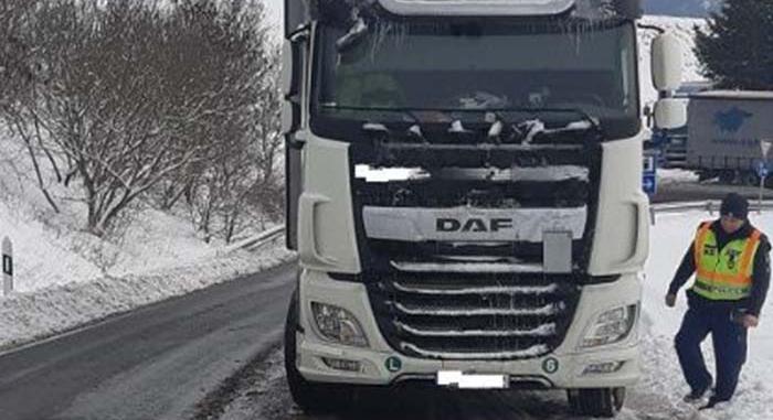 Reagált a rendőrség: kamuzott a kamionos, aki telesírta a netet egy bírságról