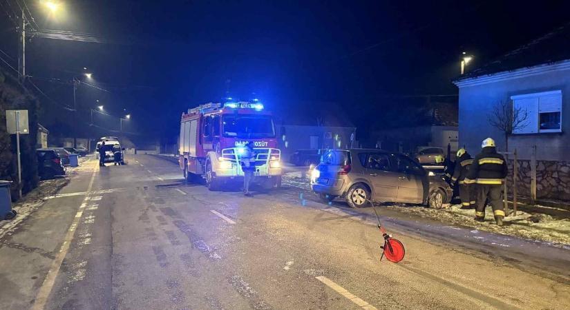 Gázcsonknak hajtott az autójával, majd gyalog távozott