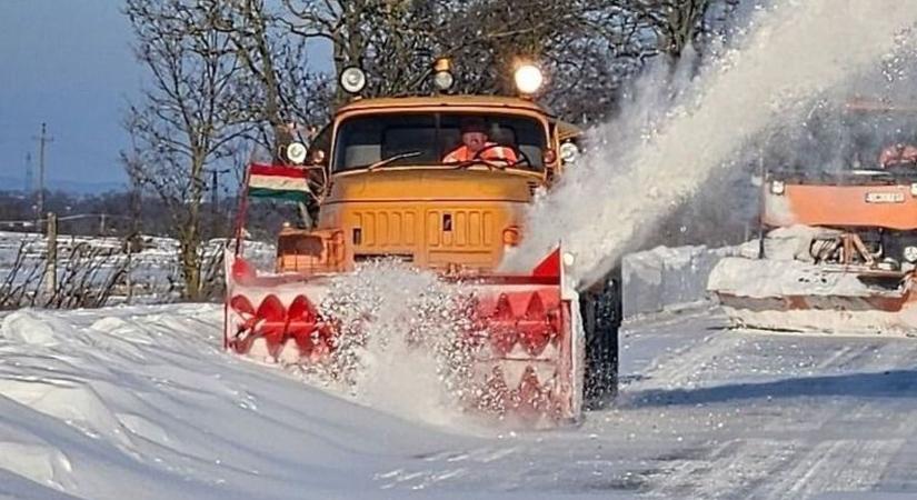 Egy legendás óriást is bevetettek Fejér hó alóli felszabadításához – videóval