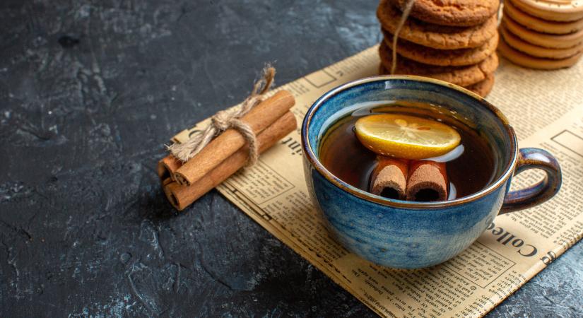 5 forró tea, ami elűzi a fáradtságot, csökkenti a puffadást és legyőzi a náthát